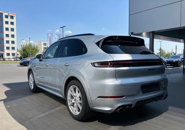 Porsche Cayenne cena 599306 przebieg: 1, rok produkcji 2023 z Kock małe 497